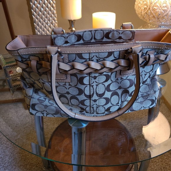 Coach Hampton Signature Purse - Picture 4 of 5